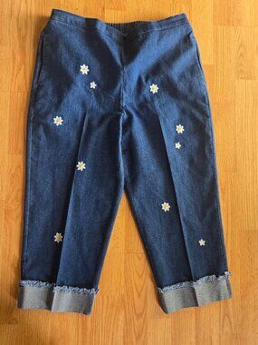 Alfred Dunner Daisy Embroidered Cropped Jeans